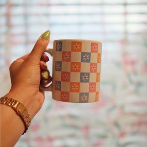 Retro checkered multi color Daisy Mug